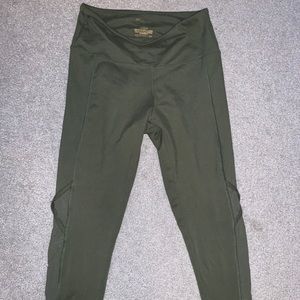 Women’s small Balance Collection crop leggings